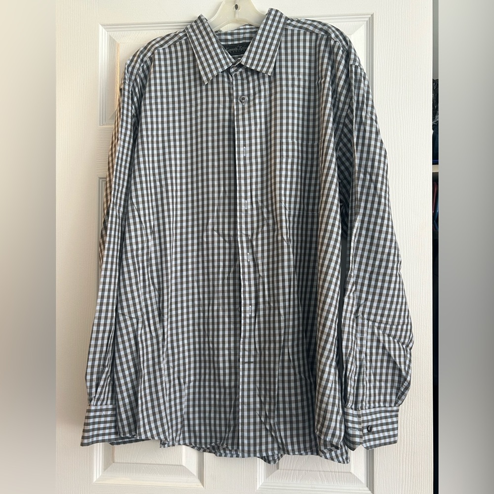 Men’s long sleeve button down!! 👔